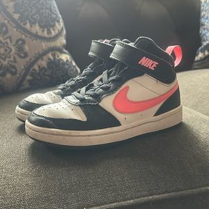 Growth spurt has hit!!! Sz 11 girls Nike Hightop Boroughs